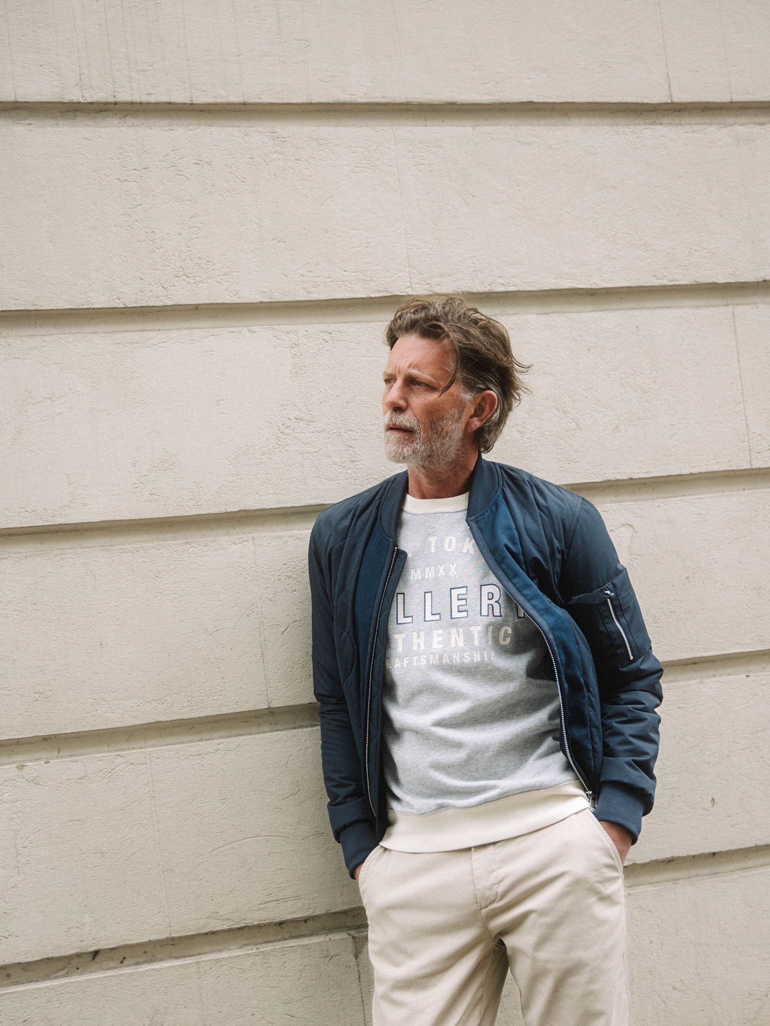 Modelshot / Navy / Detail